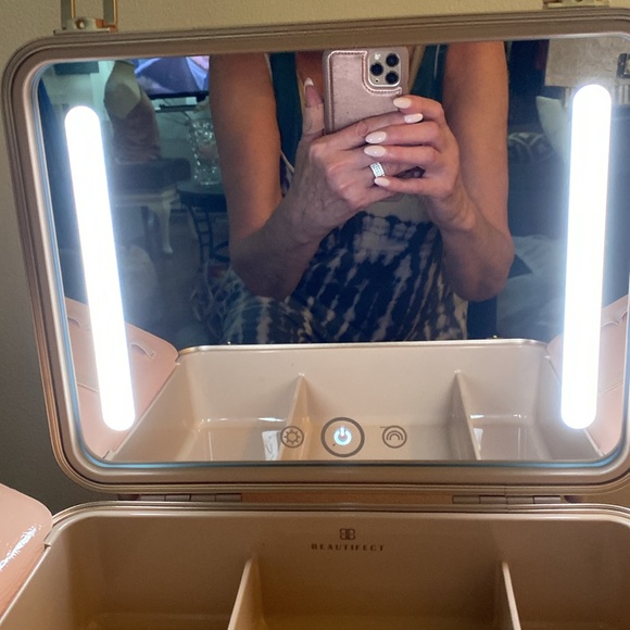 Beautifect Makeup Case - Picture 3 of 9